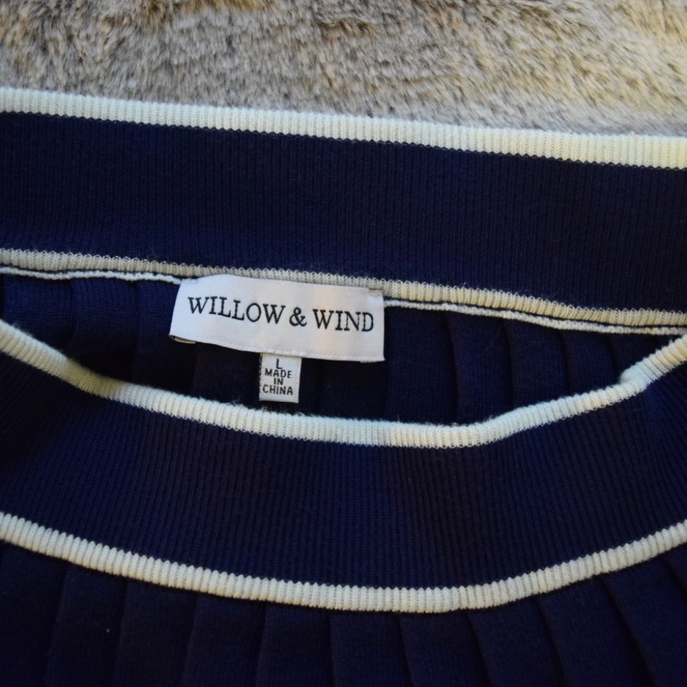 Willow & Wind Preppy Pleated Navy Blue Skirt and Sweater Set - Picture 4 of 15